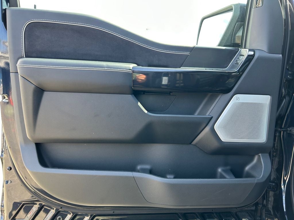 2025 Ford F-150 Lightning Platinum