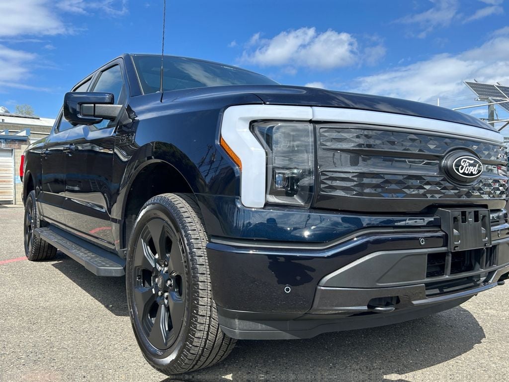 2025 Ford F-150 Lightning Platinum
