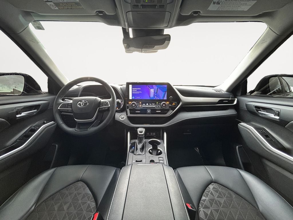 2024 Toyota Highlander Hybrid XLE