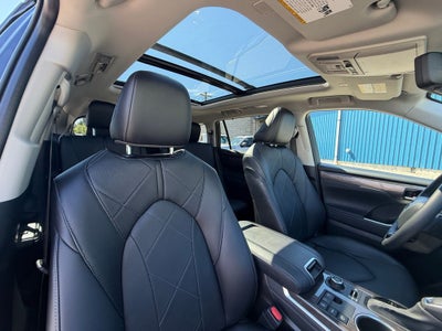2024 Toyota Highlander Platinum