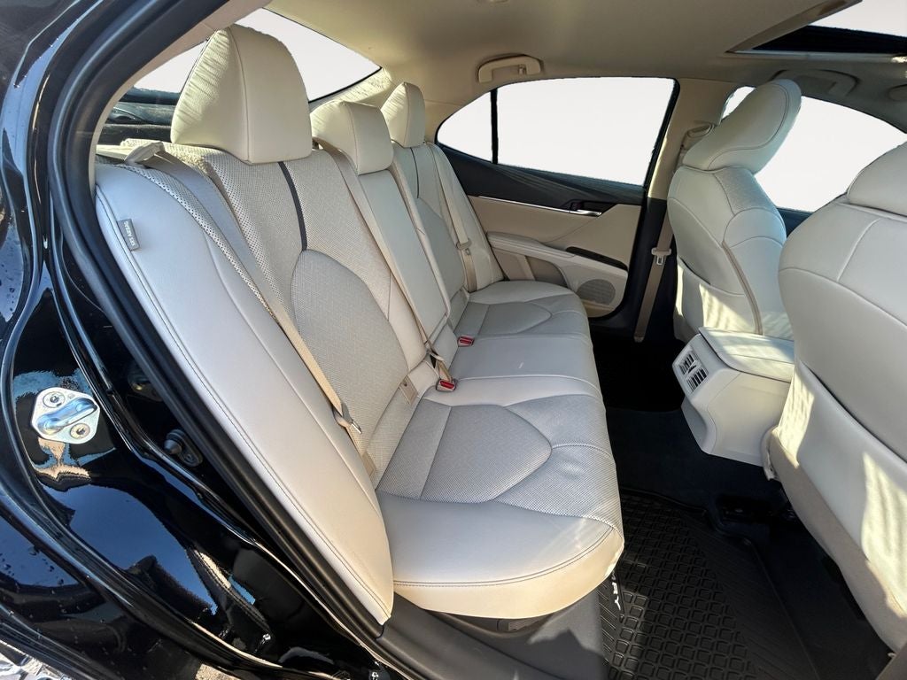 2022 Toyota Camry Hybrid XLE