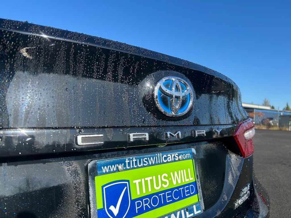 2022 Toyota Camry Hybrid XLE