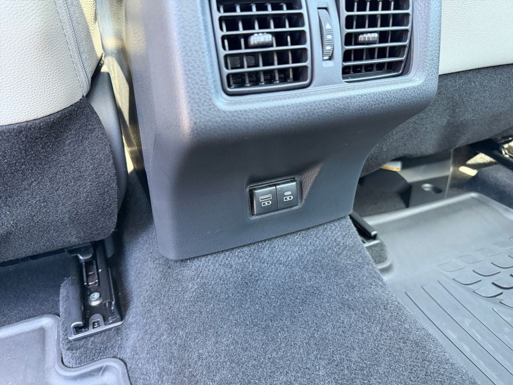 2025 Toyota Camry XLE Hybrid AWD