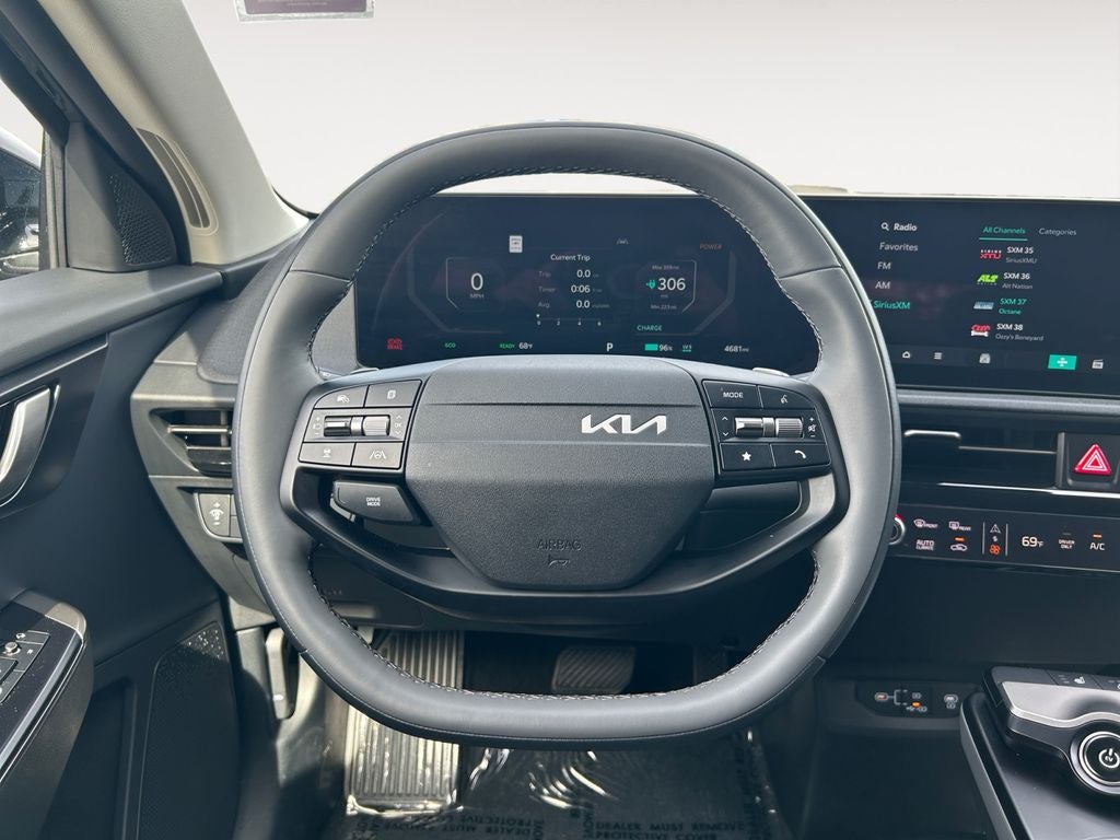 2025 Kia EV6 Light