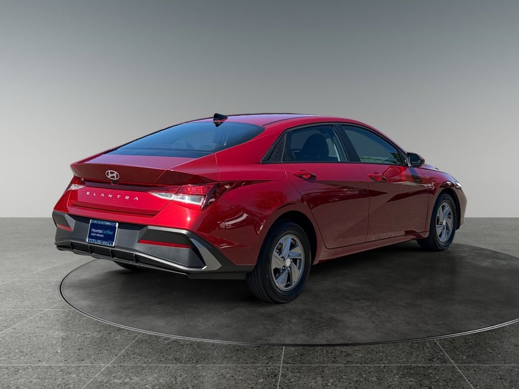 2025 Hyundai Elantra SE