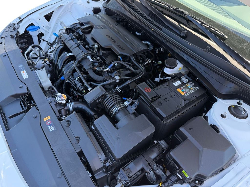2025 Hyundai Elantra SE