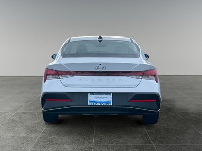 2025 Hyundai Elantra SE