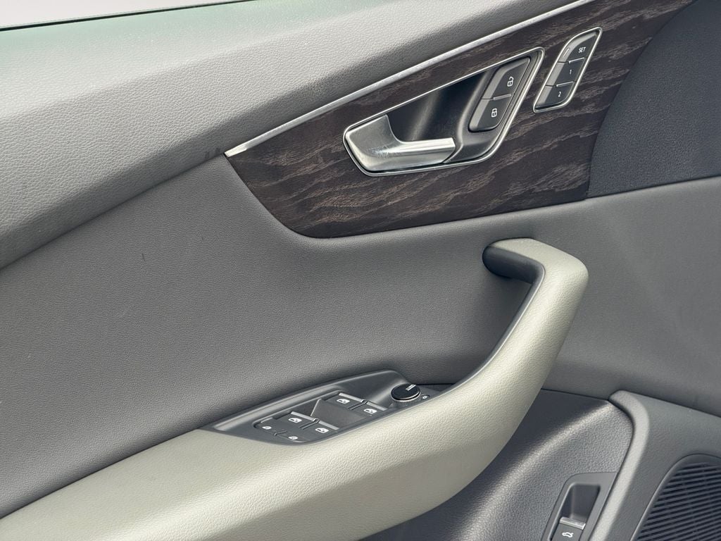 2021 Audi Q8 55 Prestige quattro