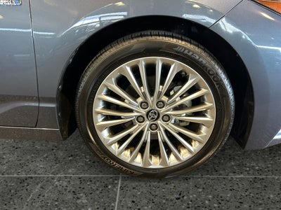 2019 Toyota AVALON HYBRID Limited