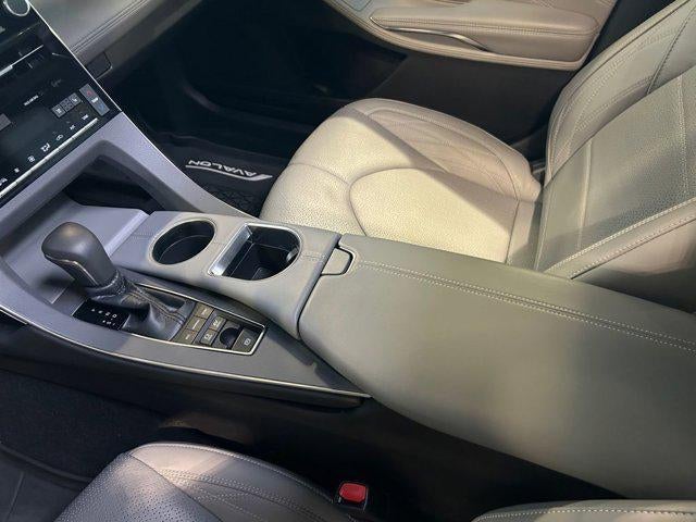 2019 Toyota AVALON HYBRID Limited