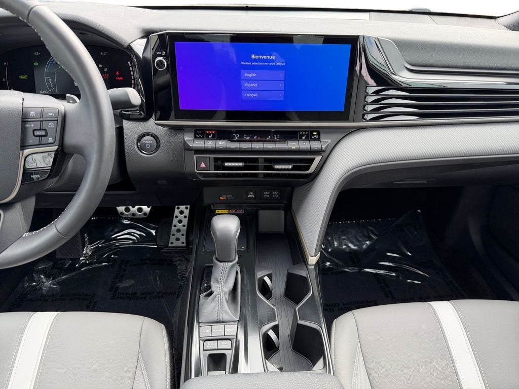2025 Toyota Camry SE HYBRID
