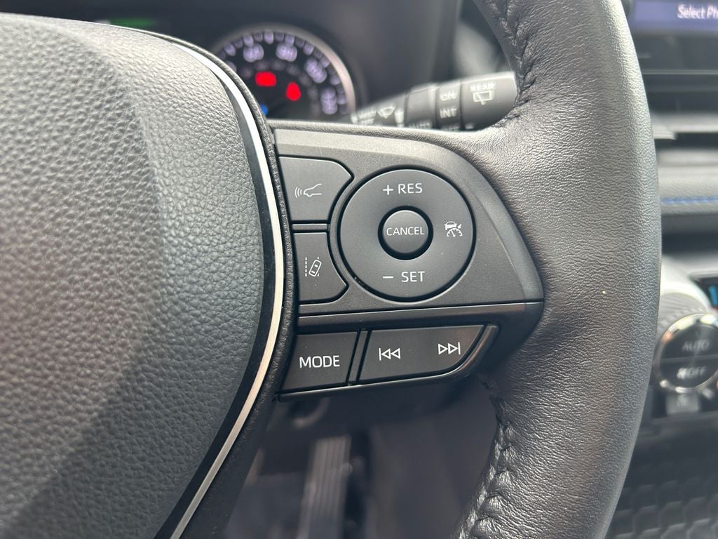 2022 Toyota RAV4 HYBRID SE