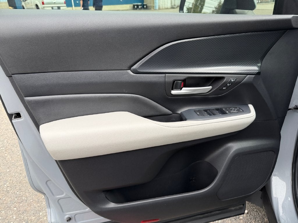 2025 Toyota Grand Highlander Hybrid MAX Platinum
