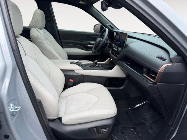 2025 Toyota Grand Highlander Hybrid MAX Platinum