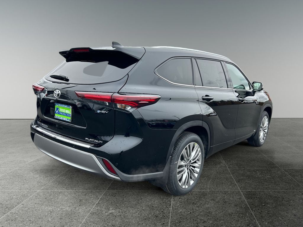 2026 Toyota Highlander Hybrid Platinum