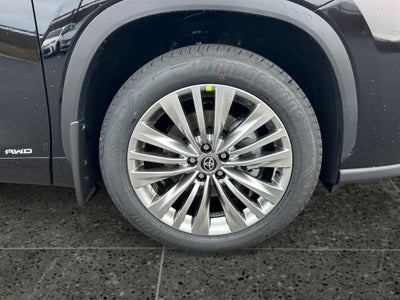 2026 Toyota Highlander Hybrid Platinum