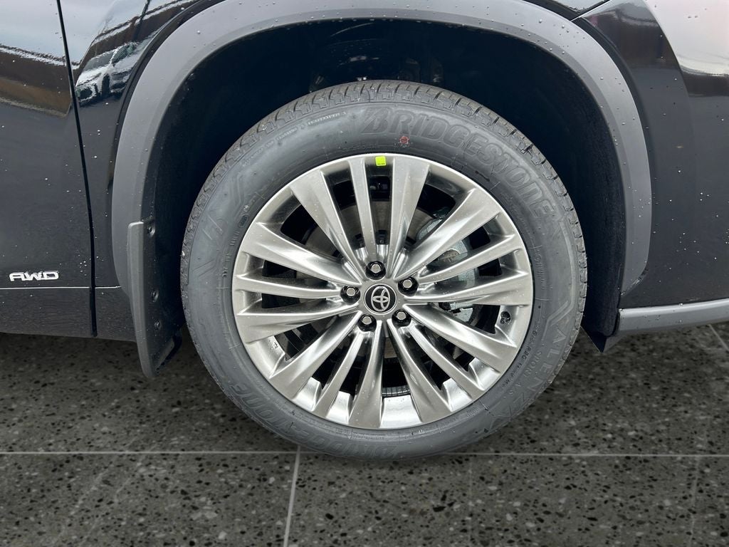 2026 Toyota Highlander Hybrid Platinum