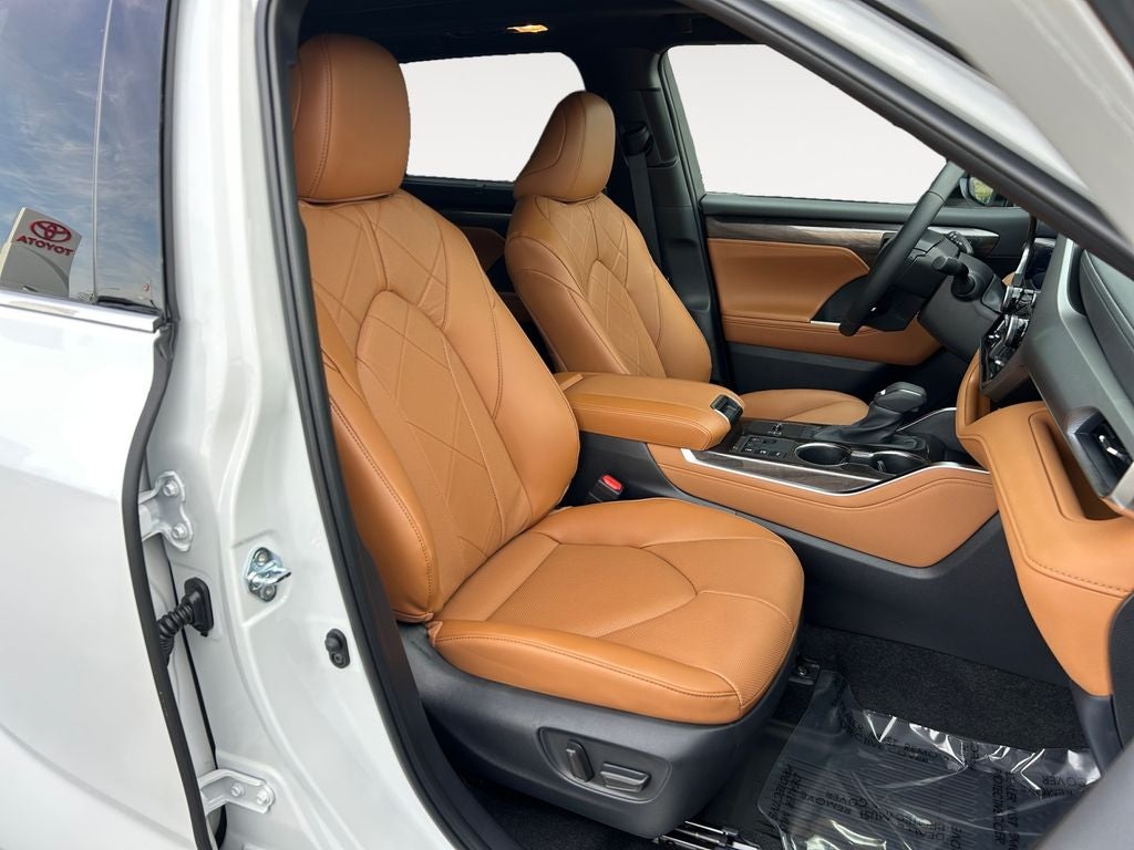 2026 Toyota Highlander Hybrid Hybrid Platinum