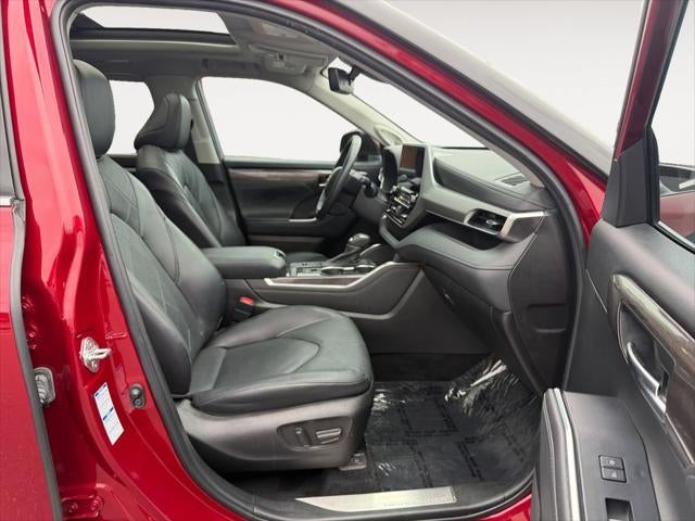 2022 Toyota Highlander Hybrid Platinum
