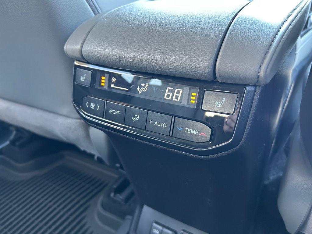 2026 Toyota Highlander Hybrid Hybrid Platinum