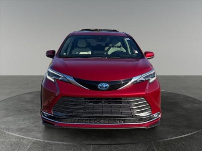 2025 Toyota Sienna Platinum 7 Passenger