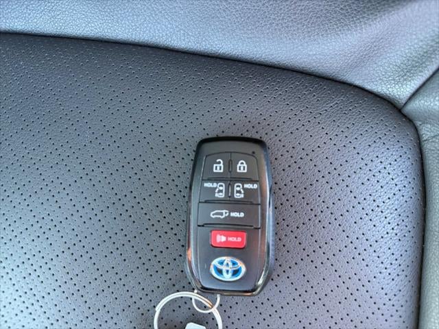 2025 Toyota Sienna Platinum 7 Passenger