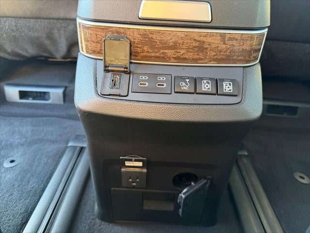 2025 Toyota Sienna Platinum 7 Passenger