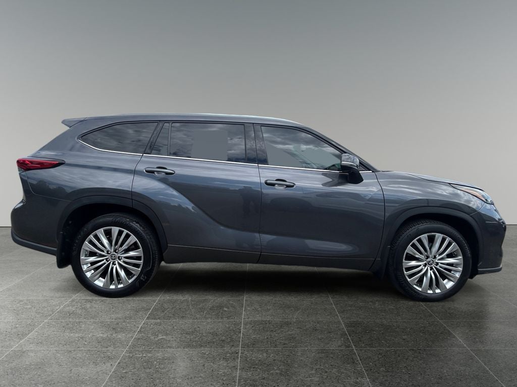 2023 Toyota HIGHLANDER Platinum 1 OWNER