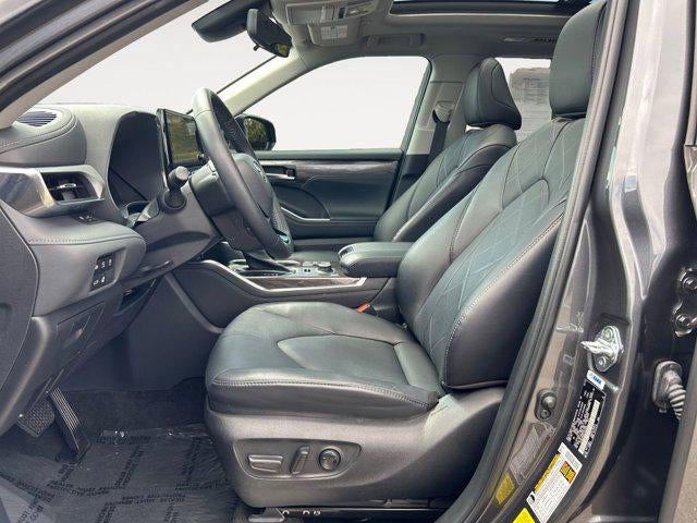 2023 Toyota HIGHLANDER Platinum 1 OWNER