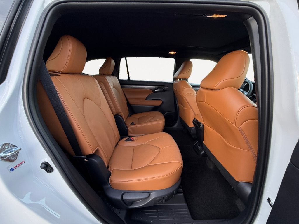 2026 Toyota Highlander Platinum