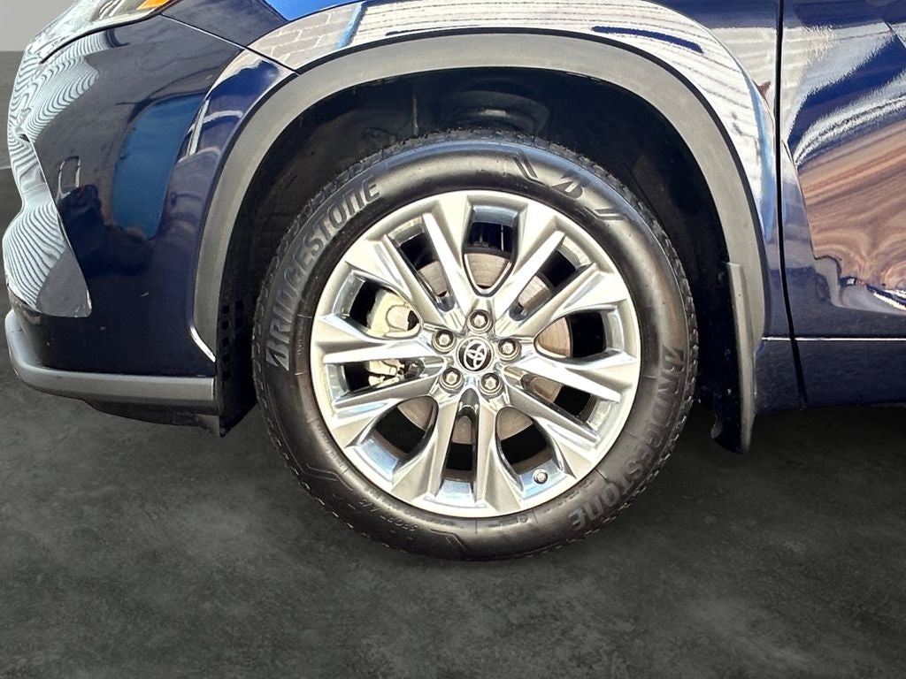 2023 Toyota Highlander Limited 1 OWNER