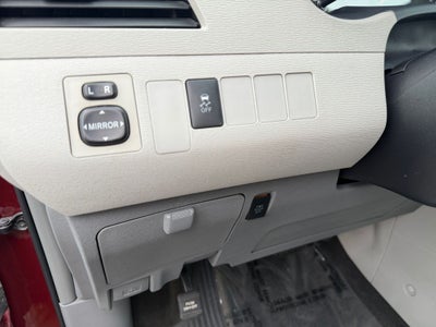 2013 Toyota Sienna SE 8 Passenger