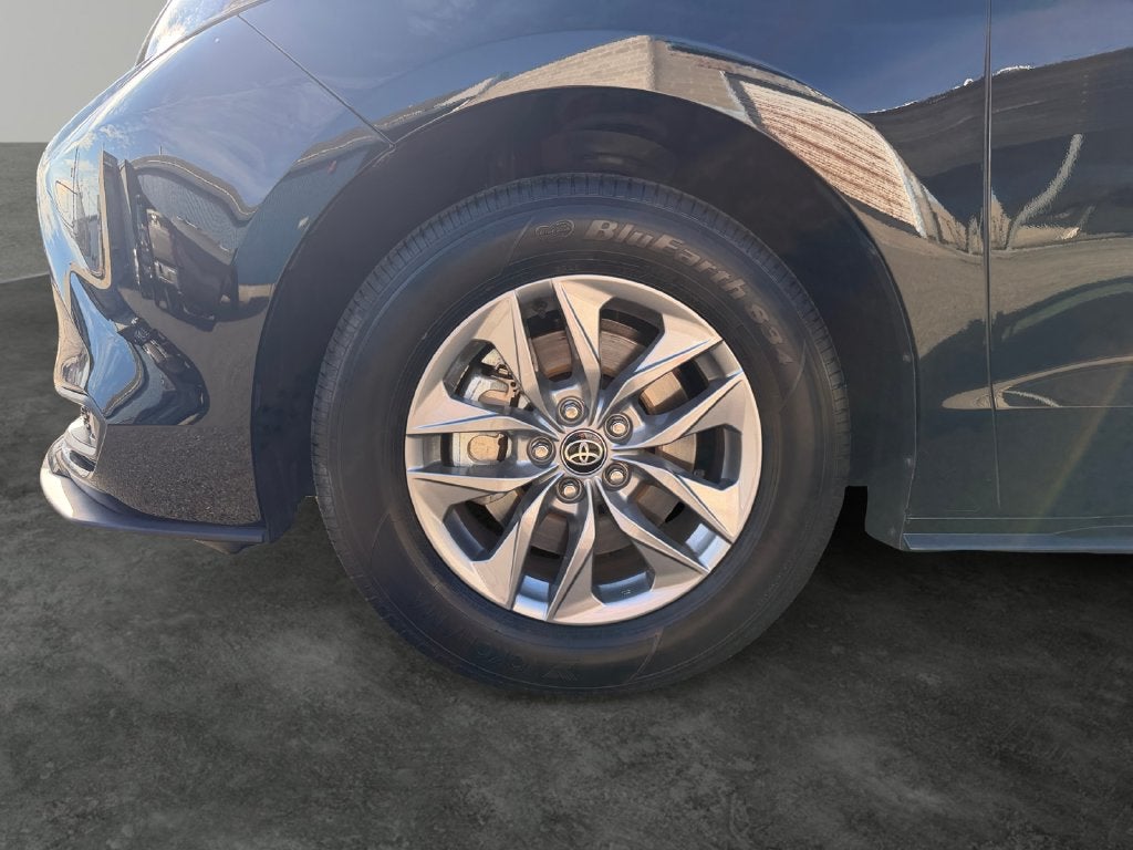 2026 Toyota Sienna XLE 8 Passenger