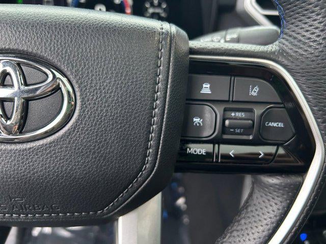 2023 Toyota TUNDRA 4X4 Platinum 1 Owner Local Trade In