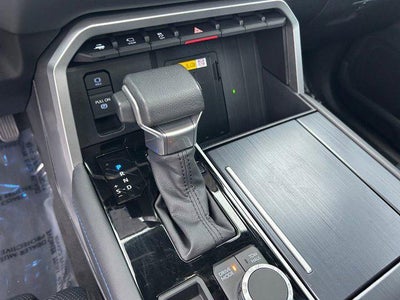 2023 Toyota TUNDRA 4X4 Platinum 1 Owner Local Trade In