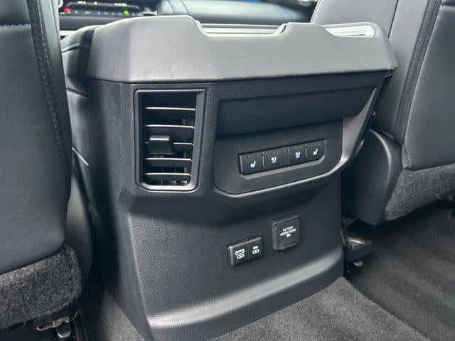 2023 Toyota TUNDRA 4X4 Platinum 1 Owner Local Trade In