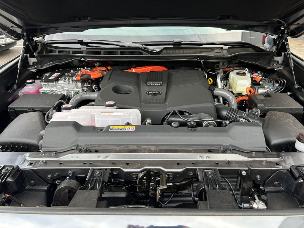 2026 Toyota Tundra i-FORCE MAX Platinum i-FORCE MAX