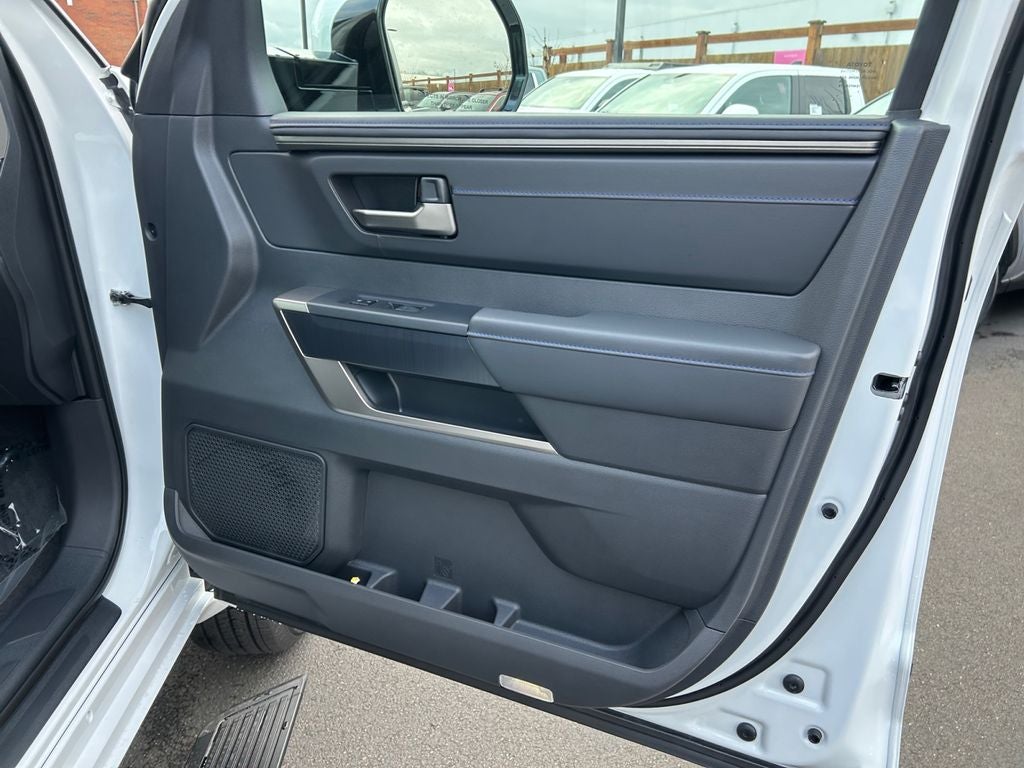 2026 Toyota Tundra i-FORCE MAX Platinum i-FORCE MAX