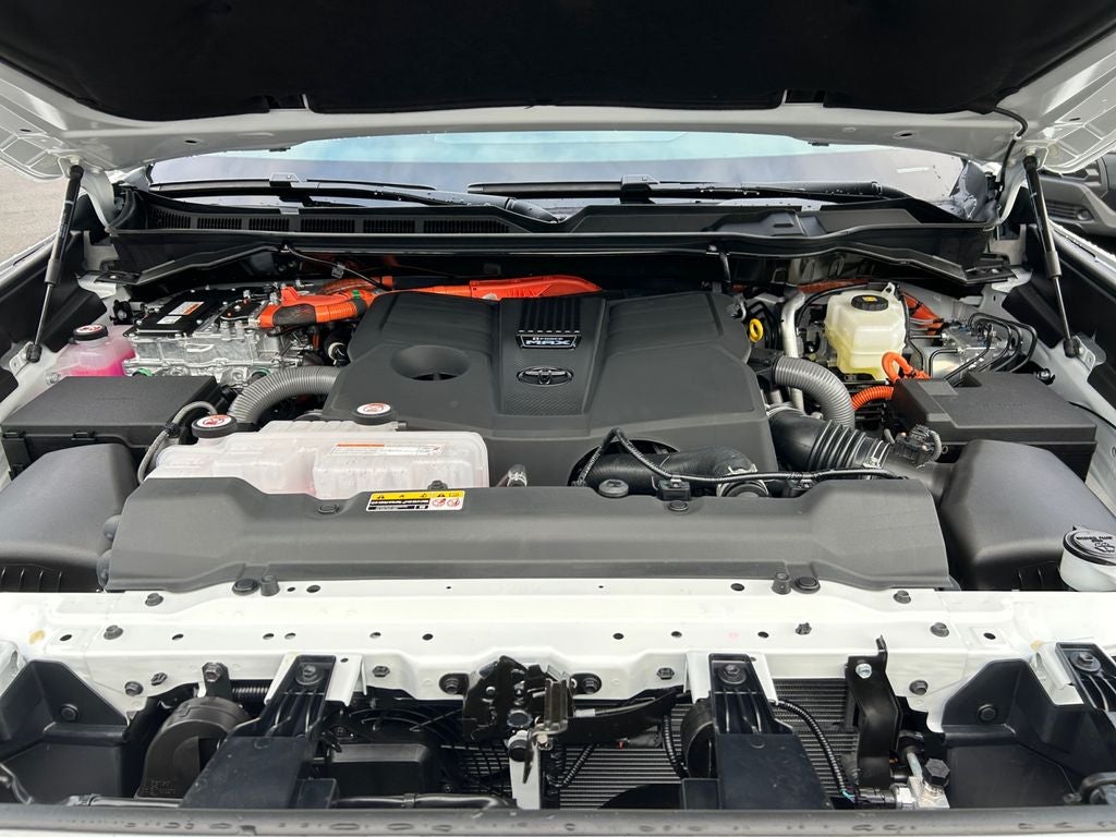 2026 Toyota Tundra i-FORCE MAX Platinum i-FORCE MAX