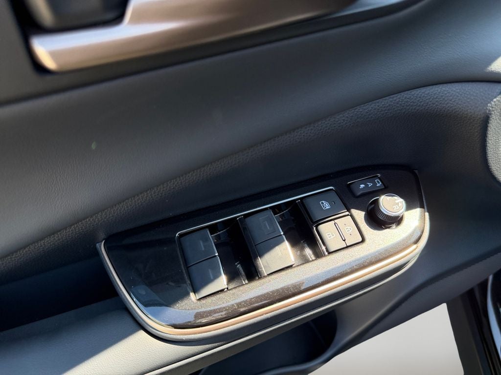2025 Toyota Crown Signia Limited