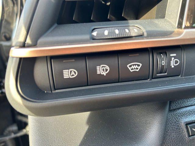 2025 Toyota CROWN SIGNIA XLE Certified