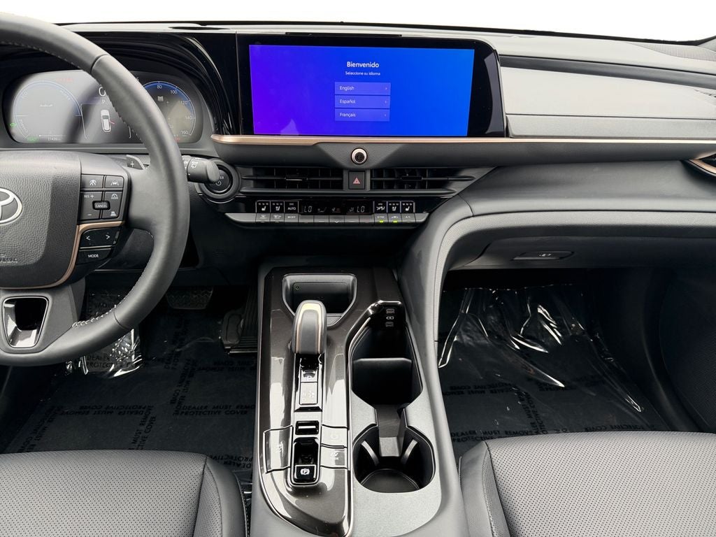 2025 Toyota Crown Signia XLE
