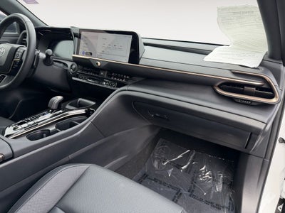 2025 Toyota Crown Signia XLE