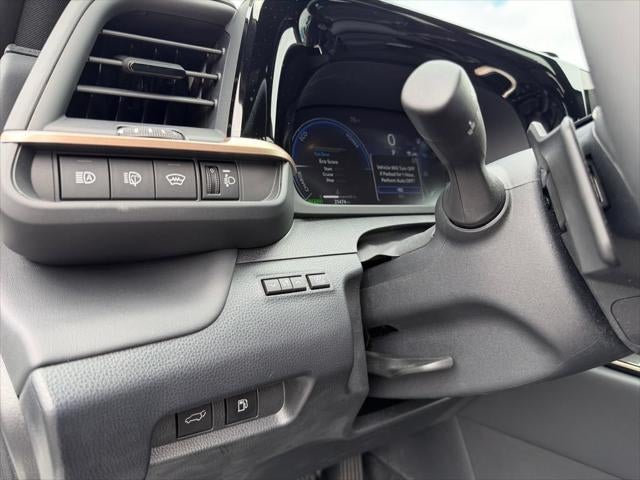 2025 Toyota Crown Signia XLE