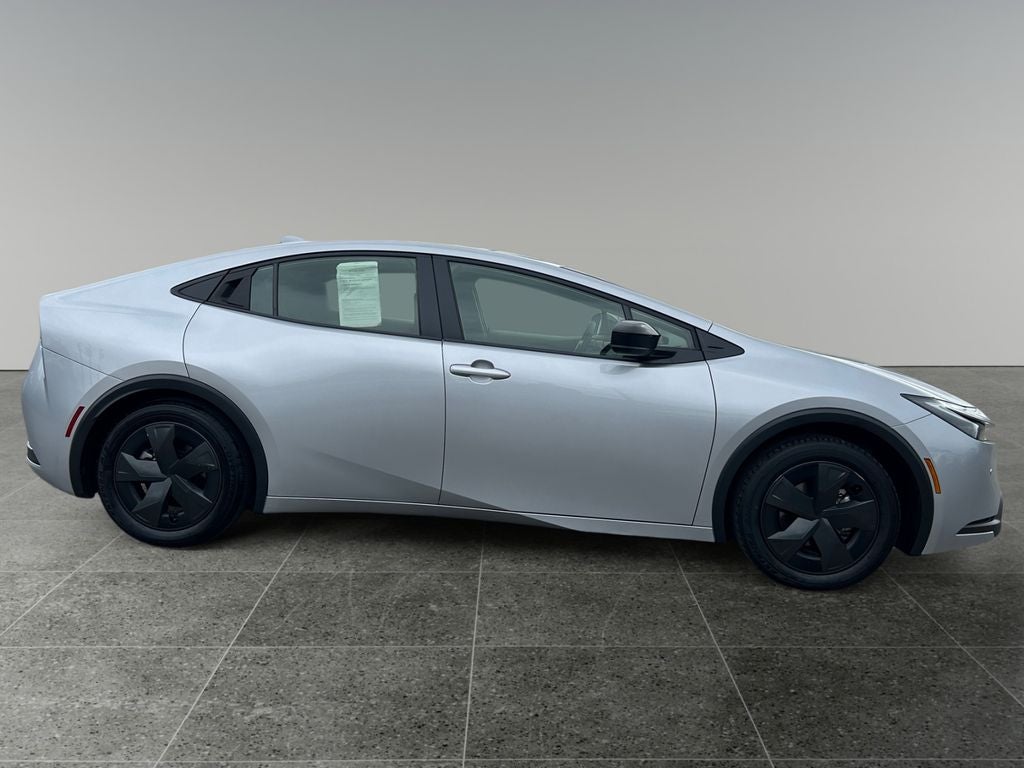 2025 Toyota PRIUS LE