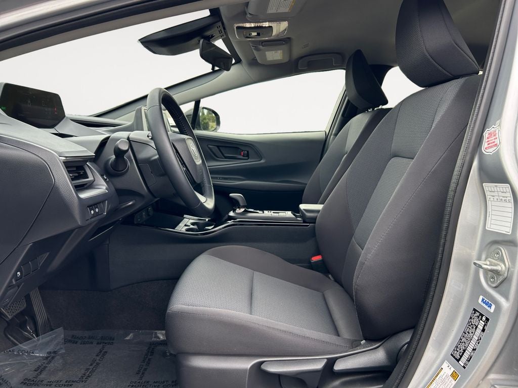 2025 Toyota PRIUS LE