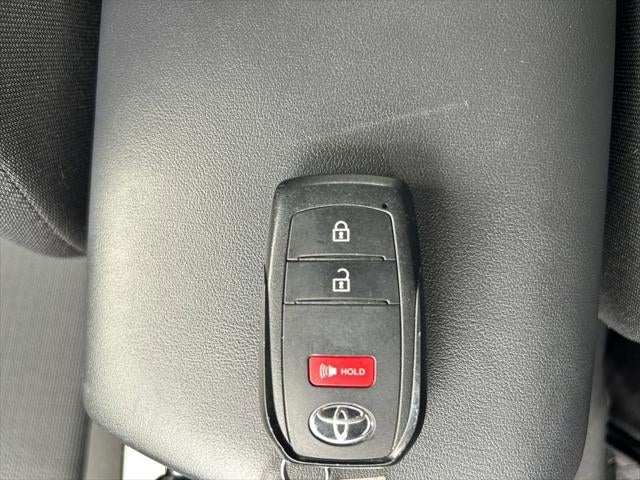 2025 Toyota PRIUS LE