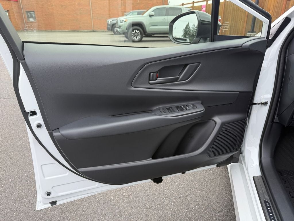 2026 Toyota Prius Plug-In Hybrid SE