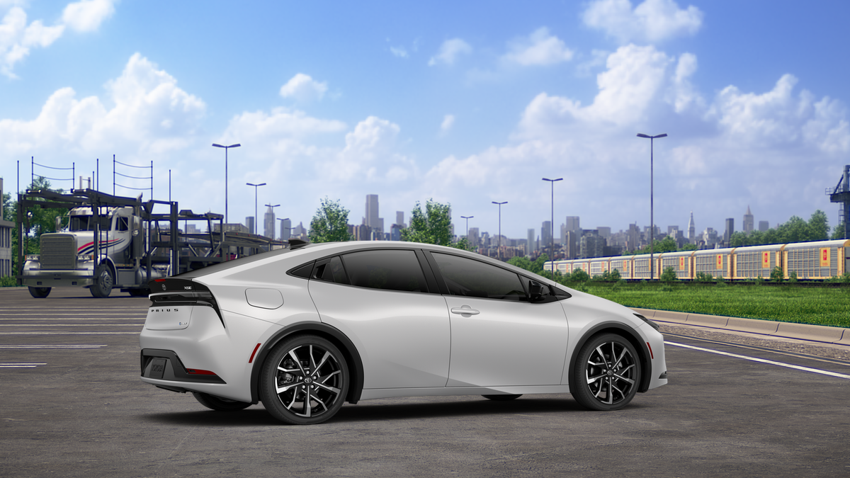2027 Toyota Prius Plug-In Hybrid XSE Premium