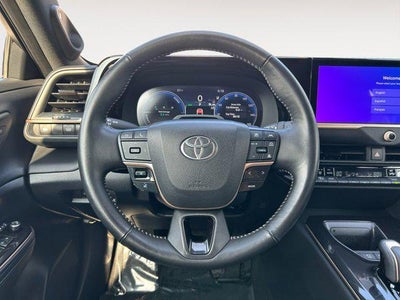 2025 Toyota CROWN Platinum